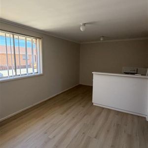 5/15 Adams Street, Queanbeyan - Photo 2