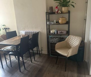 3 Bed End Terrace, Elgar Road South, RG2 - Photo 4