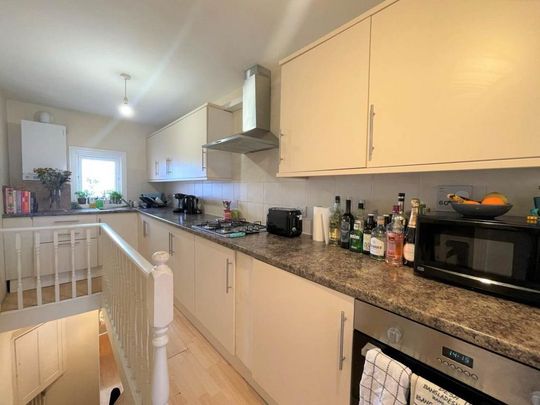 3 bedroom flat to rent - Photo 1