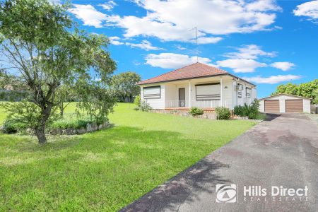 Three-Bedroom Home on a Huge Block - Ideal for Tradesperson - Photo 4