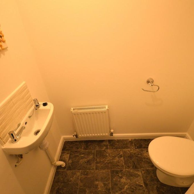 3 bedroom semi-detached house to rent - Photo 1