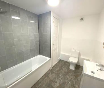 Price £1,750 pcm - Available Now - Part Furnished - Photo 2