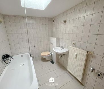 Renovierte 2-Raum-Wohnung mit Einbauküche - Foto 4