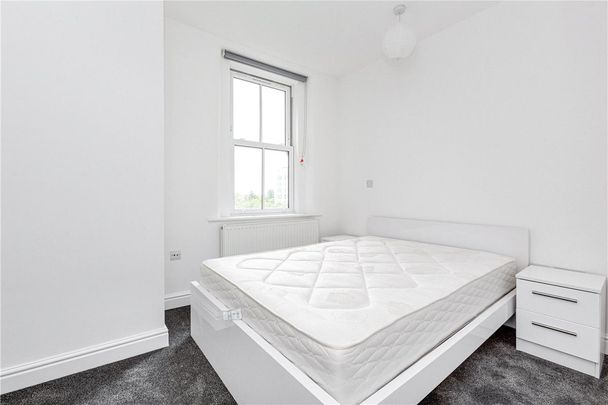 2 bedroom flat in 148 Wellesley Road - Photo 1