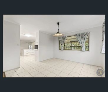 Spacious 5-Bedroom Family Home with Alfresco Entertaining in Quiet ... - Photo 4