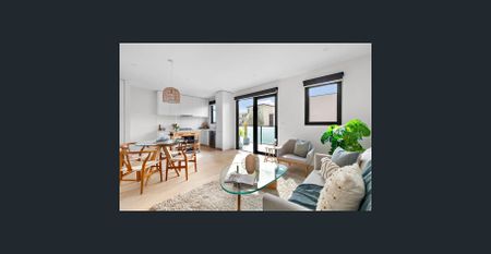 Sunlit Modern Beach-Side Living - Photo 3