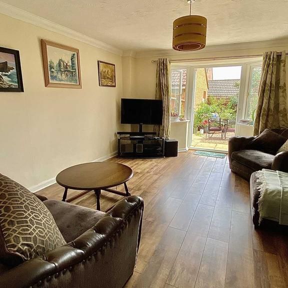 3 bedroom semi-detached house to rent - Photo 1