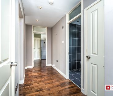 New Wanstead, E11, London - Photo 1