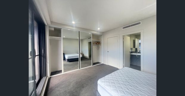 Modern Apartment Living in Vibrant Tempe | Fully Furnished - Photo 1