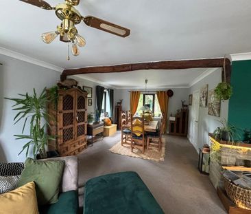 6 bedroom detached house to rent - Photo 2