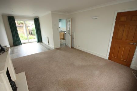 3 bedroom terraced house to rent - Photo 2