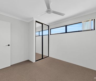 85A Palmerston Lp, Hilbert, WA 6112 - Photo 2