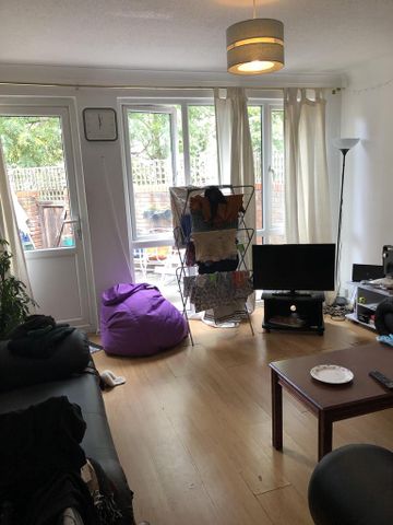 4 bedroom townhouse to rent - Photo 5