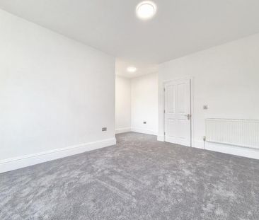 4 bedroom terraced house to rent - Photo 2