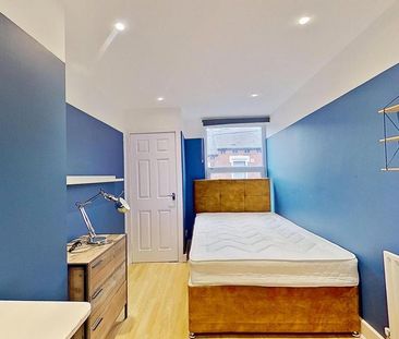 3 bedroom terraced house to rent - Photo 3