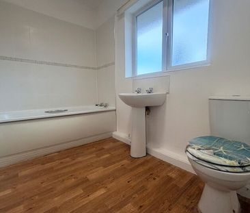 Columbia Way, Blackburn - Photo 6