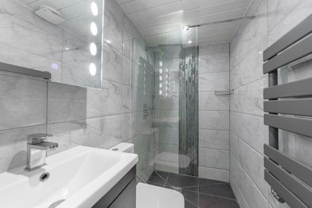 4 bedroom detached house to rent - Photo 2