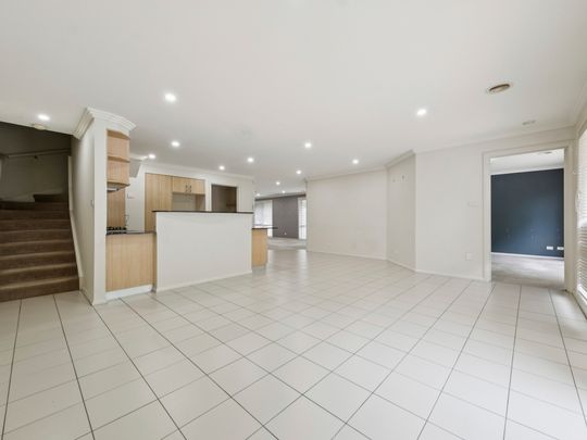 5/155 Maribyrnong Avenue, Kaleen ACT 2617 - Townhouse For Rent | Domain - Photo 1