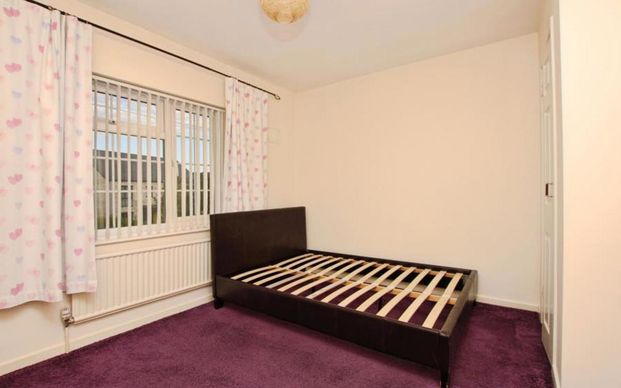 A beautifully presented and extended four-bedroom semi-detached home situated on a quiet residential road just off Greystoke Avenue in Southmead. Located close to local amenities, schools, and public transport links, with easy access to Bristol City Centre and Southmead Hospital. Offered unfurnished and available from October, this spacious property is ideal for families. EPC - D - Photo 1