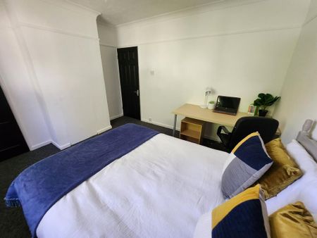 4 bedroom terraced house to rent - Photo 4