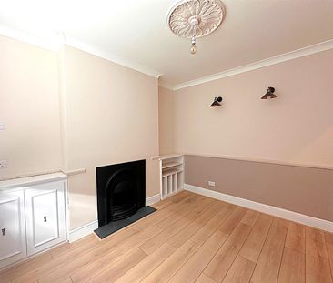 2 bedroom House To Let - Photo 2
