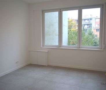 Gerenoveerd één slaapkamer appartement met tuin. - Photo 3