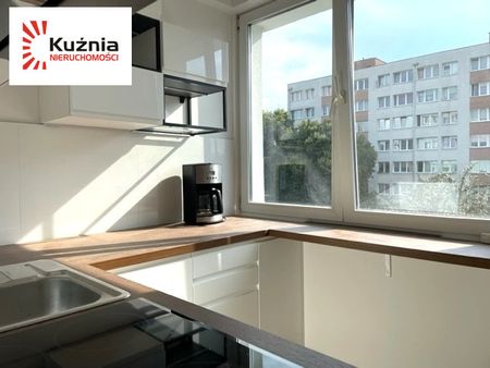 Bez mebli, duży balkon, oddzielna kuchnia! - Фото 3
