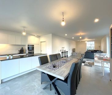 RUIME HALFOPEN BEBOUWING MET 4 SLAAPKAMERS - Photo 1