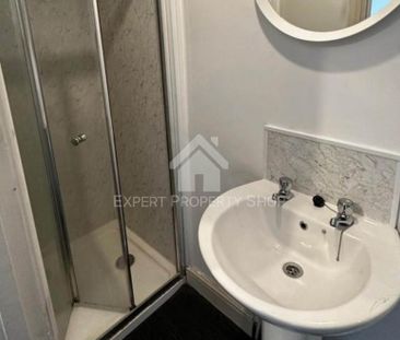 1 bedroom in a house share to rent - Photo 6