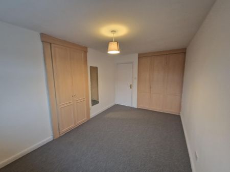 College Green, Yeovil - Photo 2