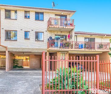 Well Presented Two Bedroom Unit - Photo 6