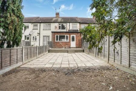 3 bedroom terraced house to rent - Photo 3