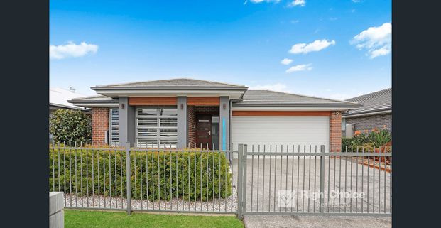 Brand New Family Residence - Photo 1