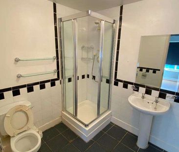 St. Davids Square Room 6 - Photo 6