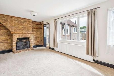 Oxford Road, Gerrards Cross, SL9 - Photo 2