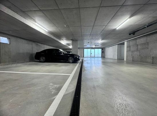 Moderne 4.5-Zimmer-Wohnung, 1. OG, mit Loggia und Wintergarten - Foto 1