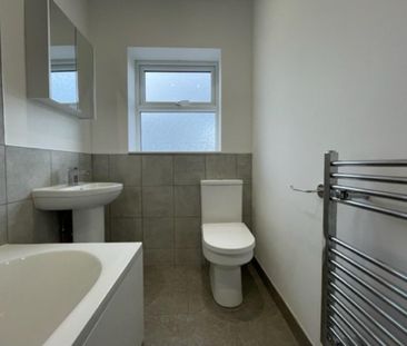 2 bedroom terraced house to rent - Photo 6