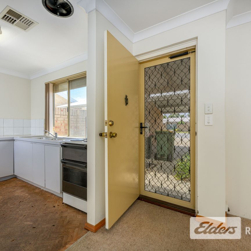 4/8 Ashford Avenue - Photo 1