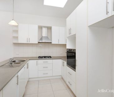 Renovated, Victorian Charm in Fabulous Fitzroy North Location! - Photo 5