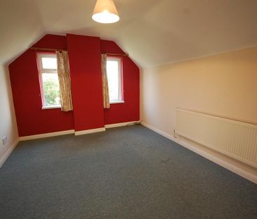 2 bedroom detached bungalow to rent - Photo 2