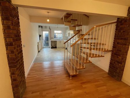 2 bedroom terraced house to rent - Photo 3