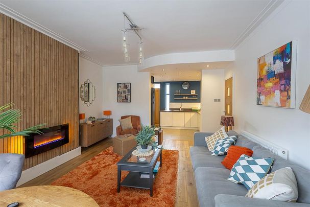 2 bedroom flat to rent - Photo 1