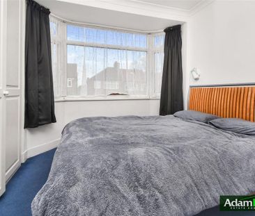 4 bedroom semi-detached house to rent - Photo 3