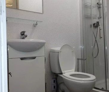 4 bedroom flat to rent - Photo 6