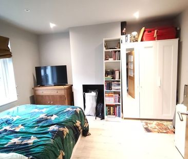 Room in a Shared House, Sir Georges Road, SO15 - Photo 1