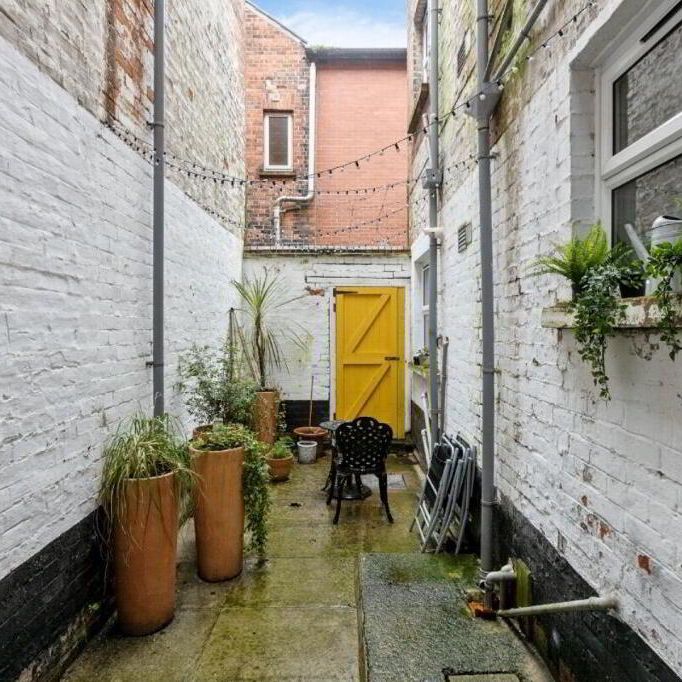 Apartment 1 13 Malone Road, Belfast, BT9 6RT - Photo 1