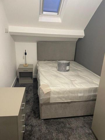 2 bedroom flat to rent - Photo 4