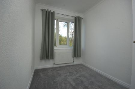 4 bedroom detached house to rent - Photo 4