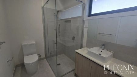 “NEWLY BUILT 3 BEDROOM, TWO BATHROOM FAMILY TOWNHOUSE” - Photo 3