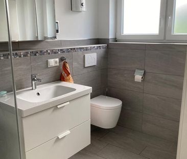 Helle, renovierte Single - Wohnung 62qm mit Terrasse - Photo 6